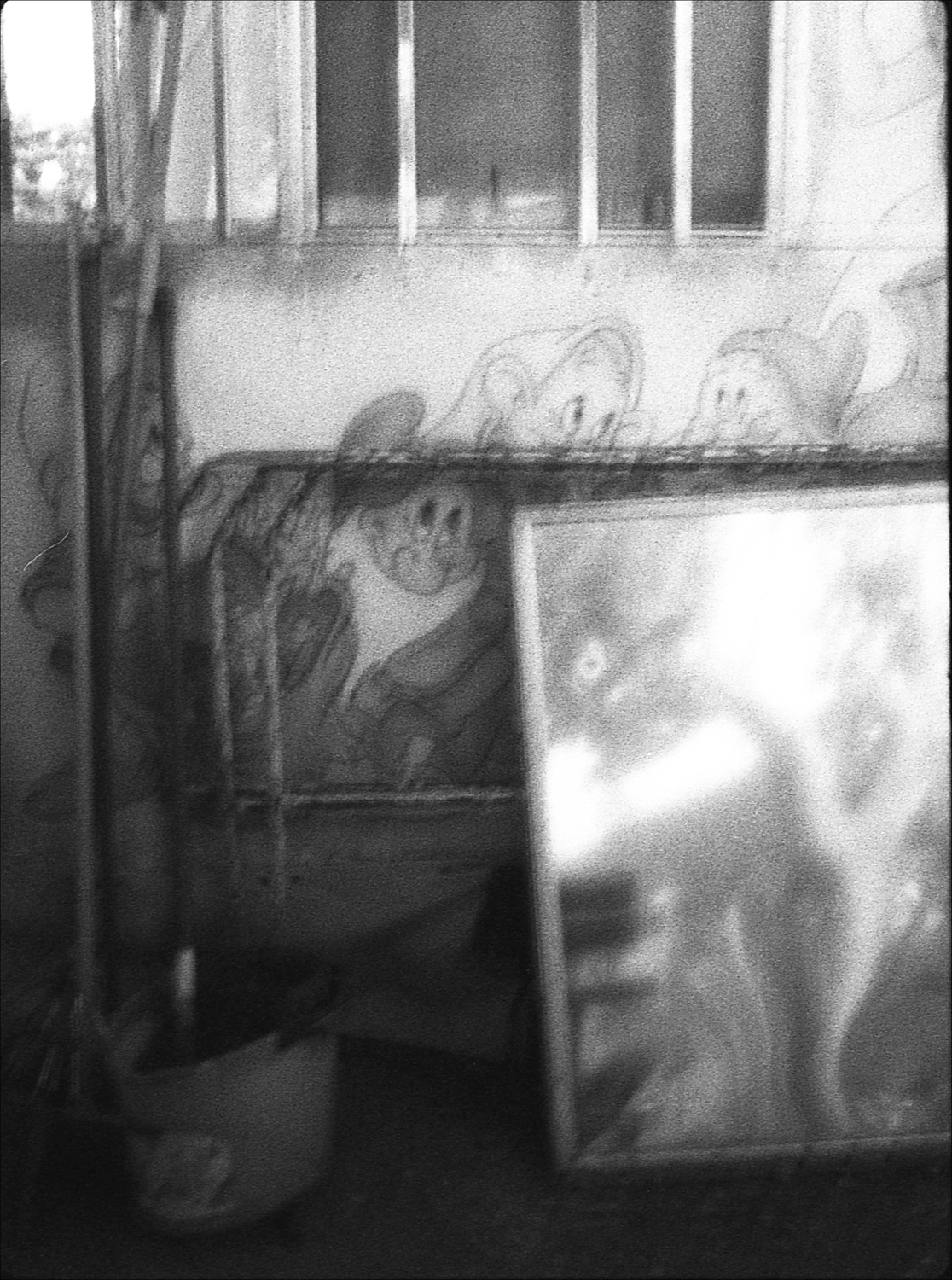 19049 close 02